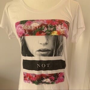 Express Valentines tee shirt , size M